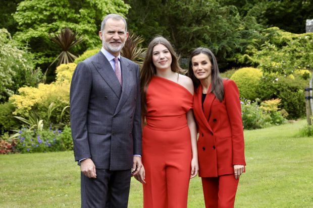 La Familia Real en la graduación de la infanta Sofía. (Foto: Gtres)