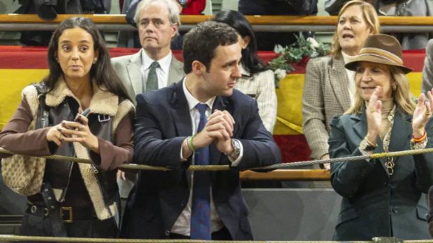 La infanta Elena y sus hijos en Vistalegre. (Foto: Gtres)