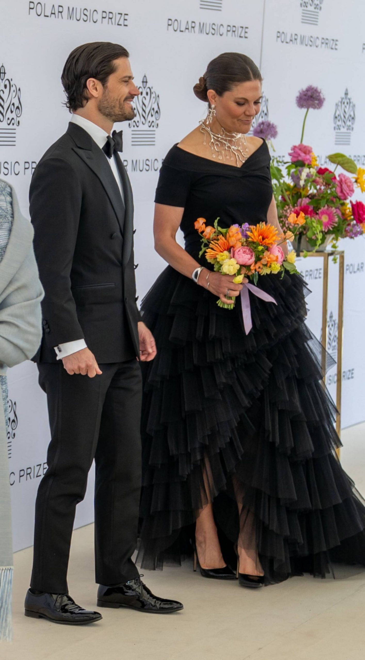 Victoria de Suecia junto al príncipe Carlos. (Foto: Gtres)