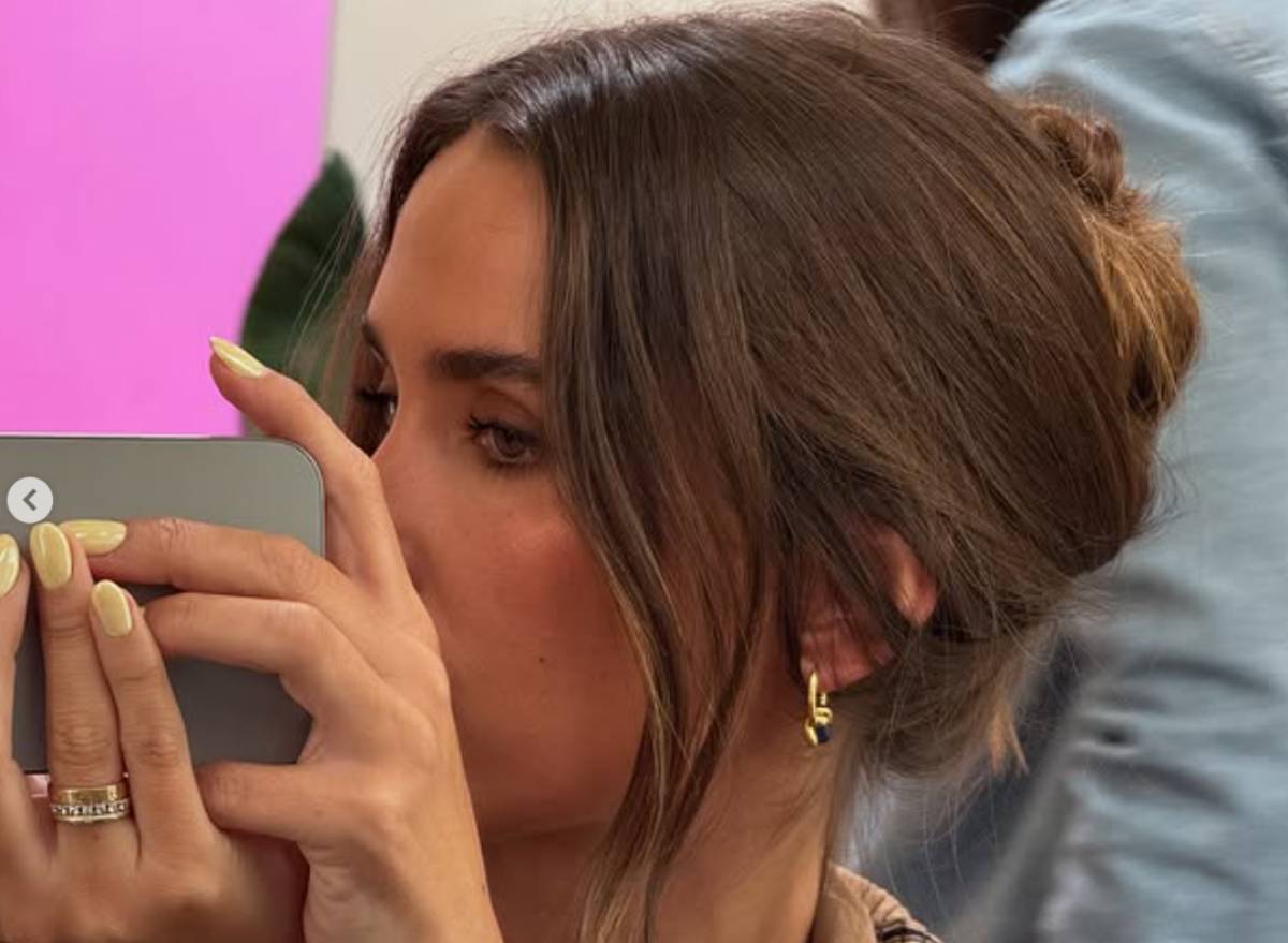 María Pombo lleva las uñas de largo, medio y en forma de almendra. (Foto: Redes Sociales)