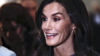 La Reina Letizia en un acto oficial. (Foto: Gtres)