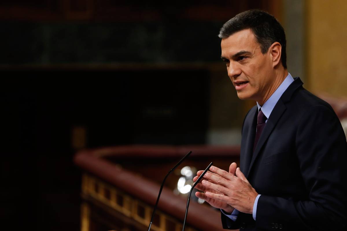 Aquel Pedro Sánchez de 2018 tenía la frente estirada, el gesto relajado y el porte de un modelo de catálogo. (Foto: Gtres)