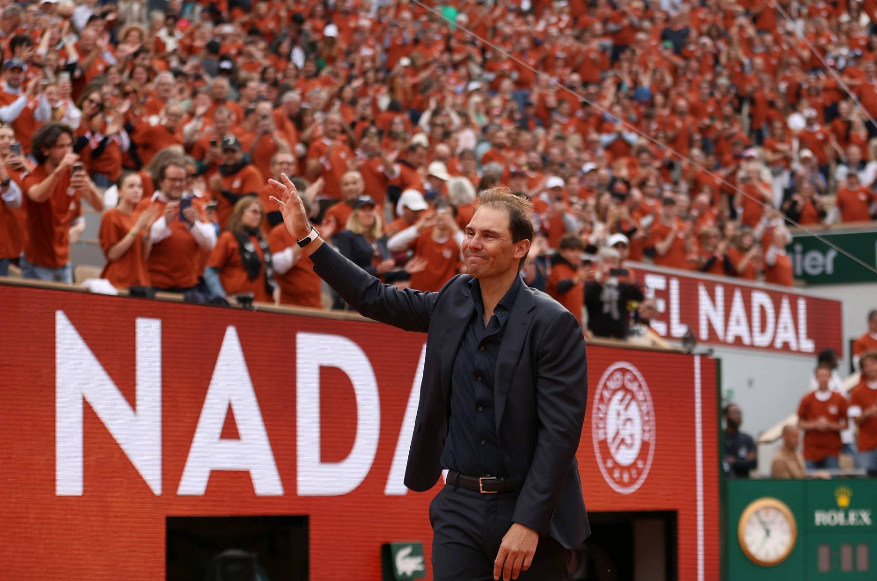 Rafa Nadal en su despedida de las pistas. (Foto: Gtres)
