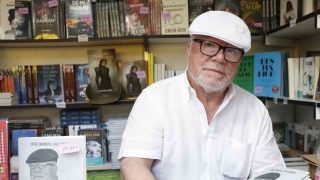 El comisario Villarejo en la Feria del Libro de Madrid. (Foto: Gtres)