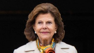 La reina Silvia de Suecia en un acto oficial. (Foto: Gtres)