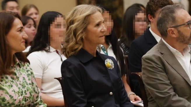 La infanta Elena en la entrega de unos premios. (Foto: Gtres)