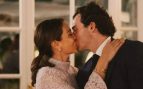 Tamara Falcó e Íñigo Onieva dándose un beso. (Foto: Gtres)