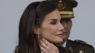 La Reina Letizia en el Día de las Fuerzas Armadas. (Foto: Gtres)