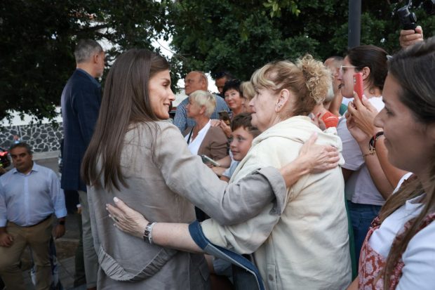 El inolvidable gesto de los Reyes Felipe y Letizia con los afectados por el volcán de La Palma
