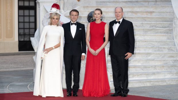 Los Macron junto a Charlene y Alberto de Mónaco. (Foto: Gtres)