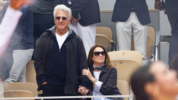 Dustin y Lisa Hoffman en en el torneo Roland Garros. (Foto: Gtres)