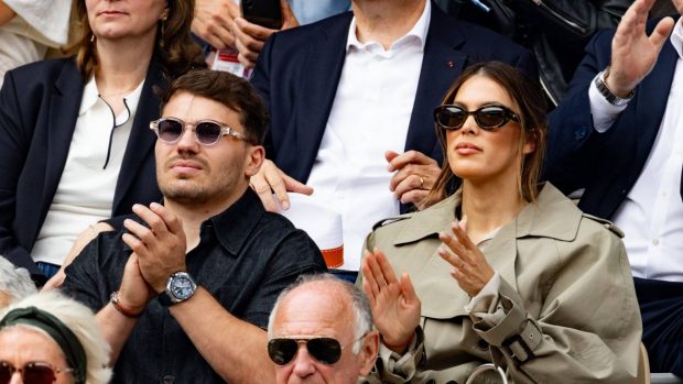 Antoine Dupont e Iris Mittenaere en el Roland Garros. (Foto: Gtres)