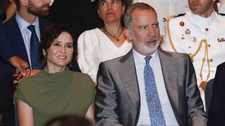 El Rey Felipe con Ayuso. (Foto: Gtres)