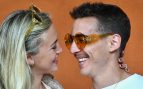 Miguel Herrán y su pareja en la final de Ronald Garros. (Foto: Gtres)