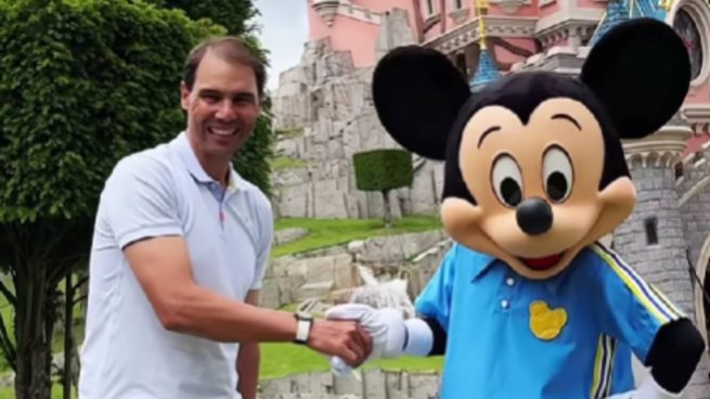 Del polvo de ladrillo a la magia nocturna de Disney: el adiós familiar de Nadal en París