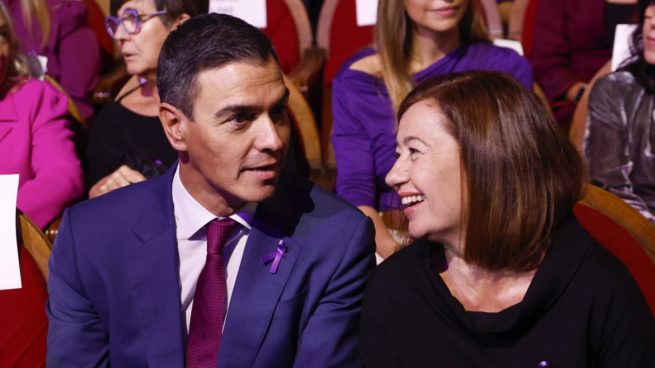 Pedro Sánchez y Francina Armengol en un acto. (Foto: Gtres)