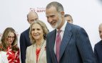 La infanta Elena y el Rey Felipe VI en un acto oficial. (Foto: Gtres)