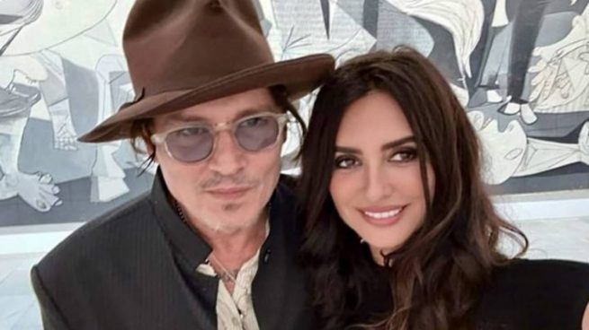 Johnny Depp y Penélope Cruz en Madrid. (Foto: museoreinasofia)