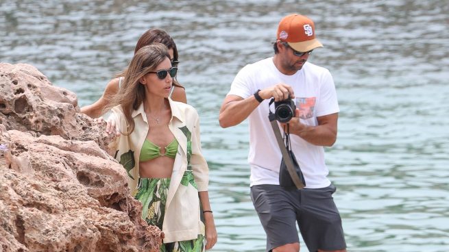 Ana Boyer y Fernando Verdasco en Ibiza. (Foto: Gtres)