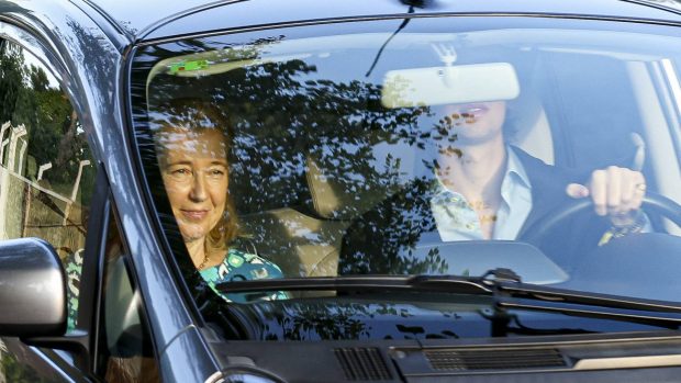 Cristina de Borbón- Dos Sicilias en un coche. (Foto: Gtres)