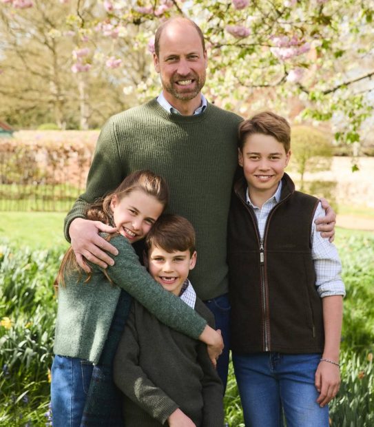 El príncipe Guillermo junto a sus hijos George, Charlotte y Louis. (Foto: Instagram)