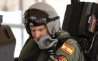 Felipe VI en la aeronave Pilatus PC-21. (Foto: Gtres)