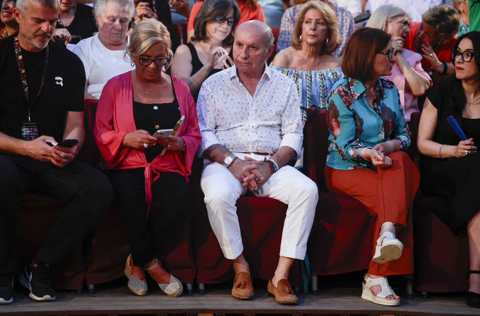 Carmen Borrego y su marido en Mérida. (Foto: Gtres)