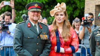 El rey Guillermo y la princesa Amalia de Holanda en un acto. (Foto: Gtres)