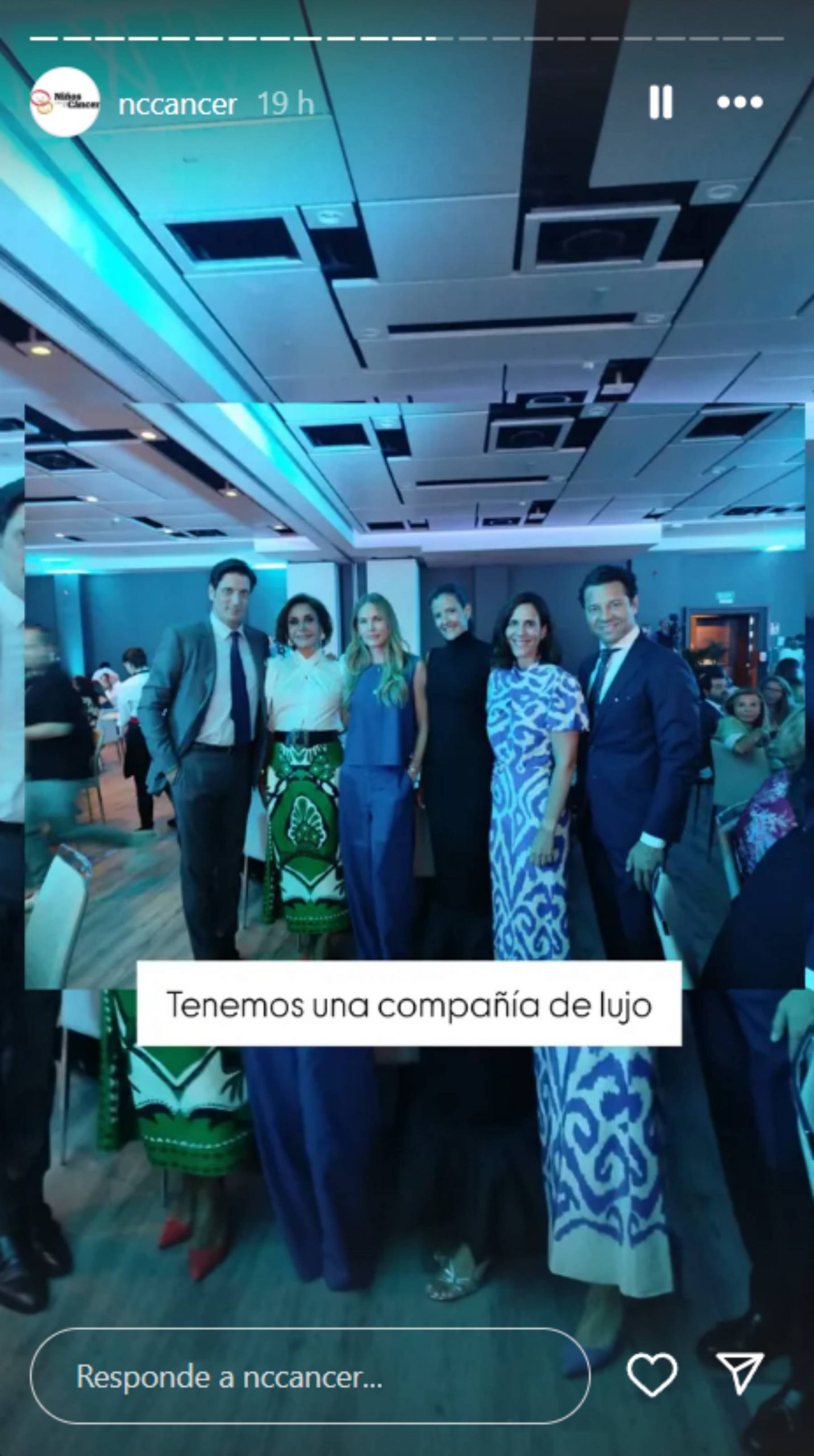 Luis Medina y Naty Abascal en una gala benéfica. (Foto: @nncancer)