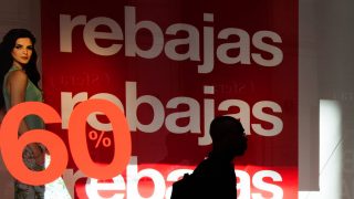 Escaparates de rebajas. (Foto: Gtres)