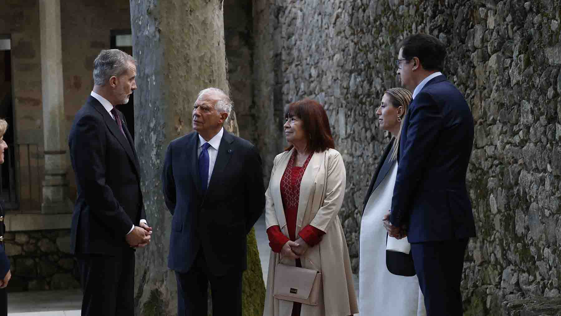 Rey Felipe, Borrell