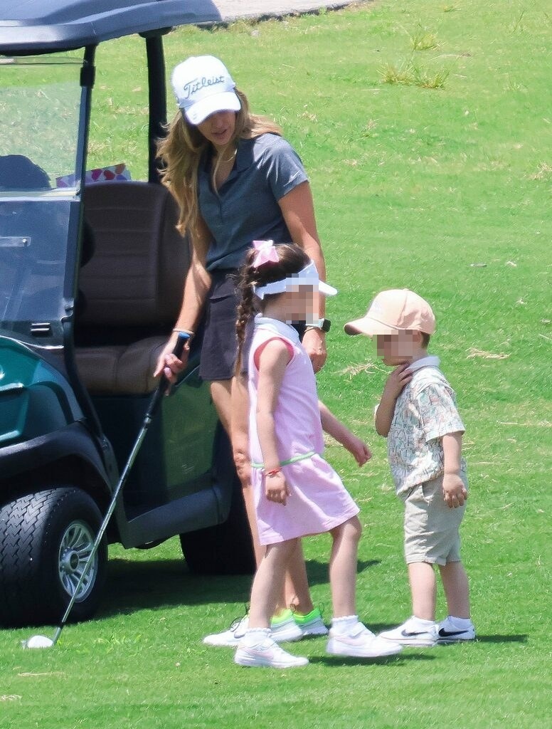 Catherine McDonnell y sus hijos en un torneo de golf en Madrid. (Foto: Gtres)