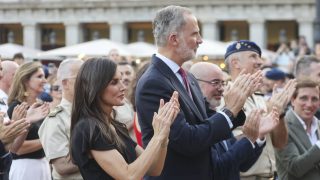 Los Reyes Felipe y Letizia en un acto oficial. (Foto: Gtres)