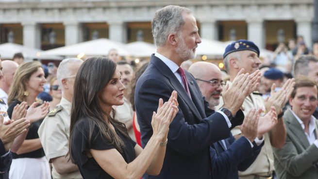 Los Reyes Felipe y Letizia en un acto oficial. (Foto: Gtres)