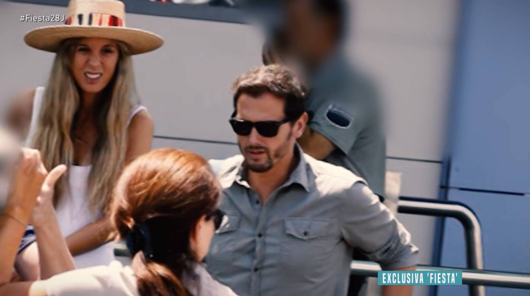 Albert Rivera y Carla Cotterli en Ibiza. (Foto: Telecinco)