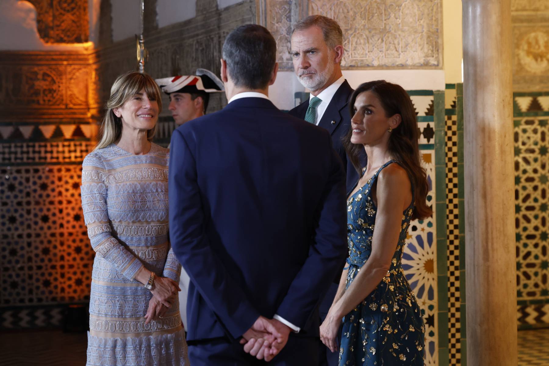Los Reyes Felipe y Letizia en un acto oficial. (Foto: Gtres)