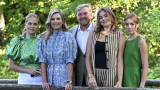 La familia real de Holanda en un posado oficial. (Foto: Gtres)