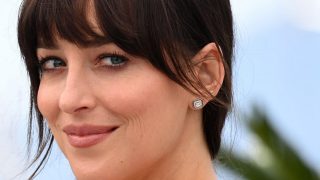 Dakota Johnson sonriendo. (Foto: Gtres)
