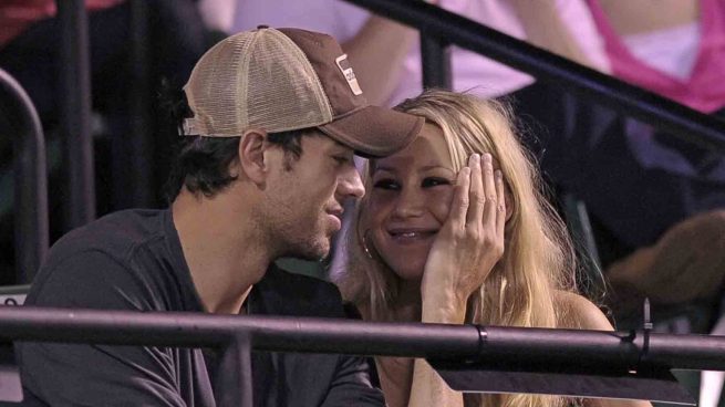 El entorno de Enrique Iglesias cuenta la verdad sobre los rumores de embarazo de Kournikova