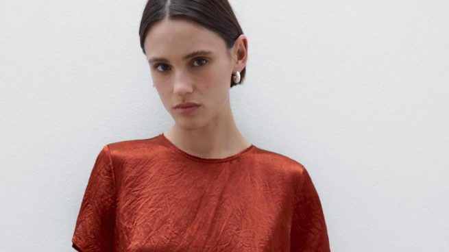 Es la última oportunidad: Massimo Dutti acaba de tirar el precio del vestido más buscado del verano y está a punto de agotarse
