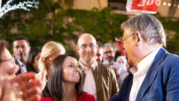 Rebeca Torró junto a Ximo Puig en un acto del PSOE. (Foto: Instagram)