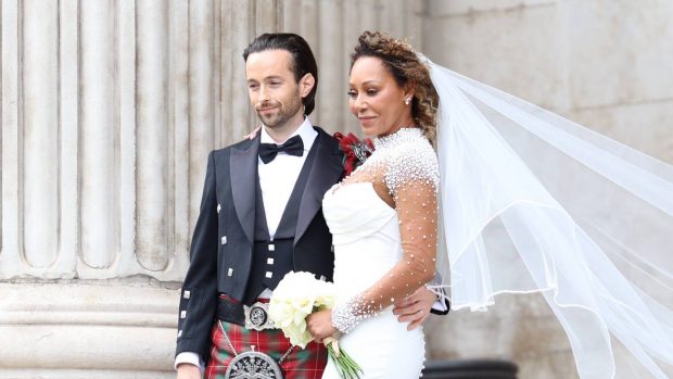 Mel B y Rory McPhee en su boda. (Foto: Gtres)