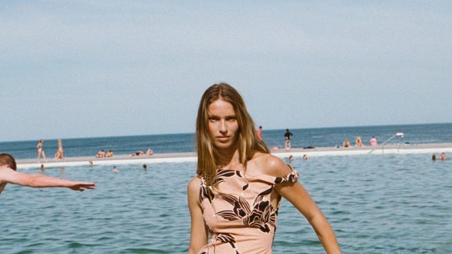 Mido 1,60 y estos son los 5 vestidos de rebajas de Zara que me he comprado: sientan como un guante