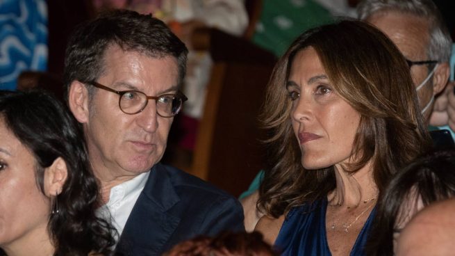 En un avión y con diferentes ideologías políticas: así conoció Alberto Núñez Feijóo a su mujer
