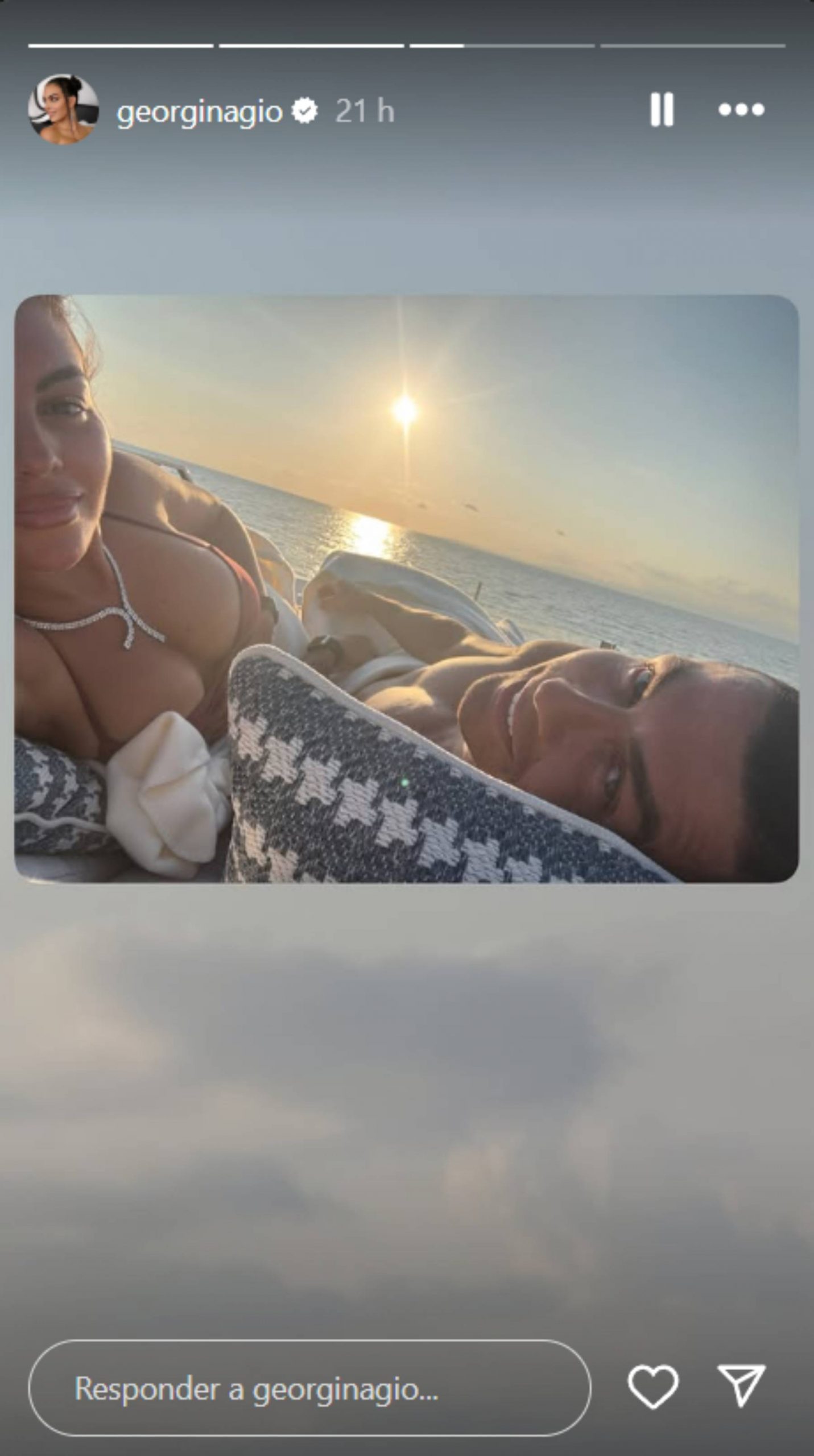 Cristiano Ronaldo y Georgina durante unas vacaciones. (Foto: RRSS)