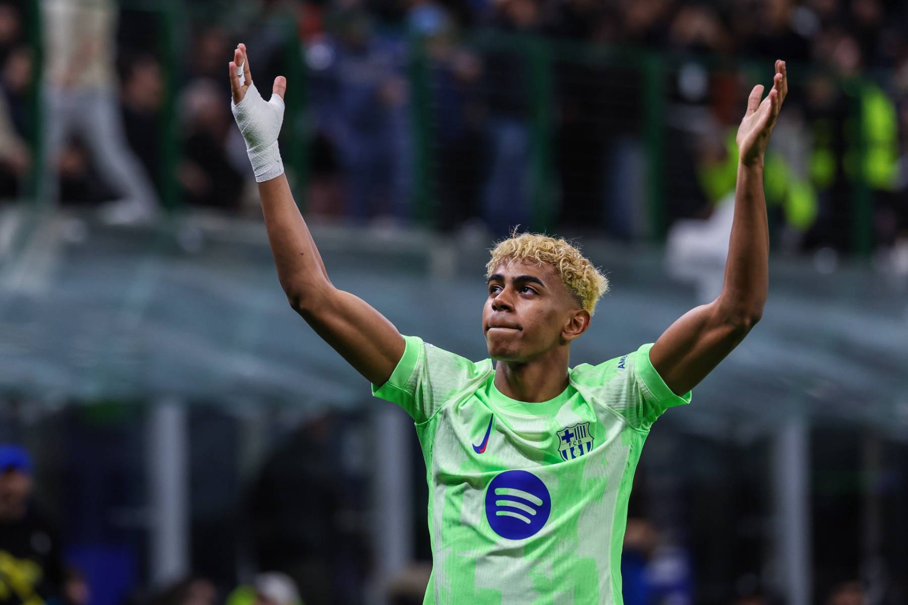 Lamine Yamal durante un partido de futbol. (Foto: Gtres)