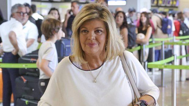 Terelu Campos en el aeropuerto. (Foto: Gtres)