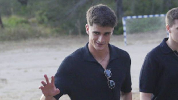 El futbolista Gavi llegando al cumpleaños de Lamine Yamal. (Foto: Gtres)
