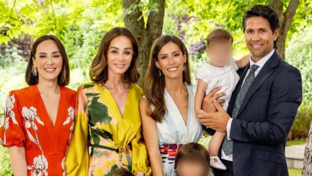 La familia Verdasco-Boyer junto a Isabel Preysler y Tamara Falcó. (Foto: Instagram)