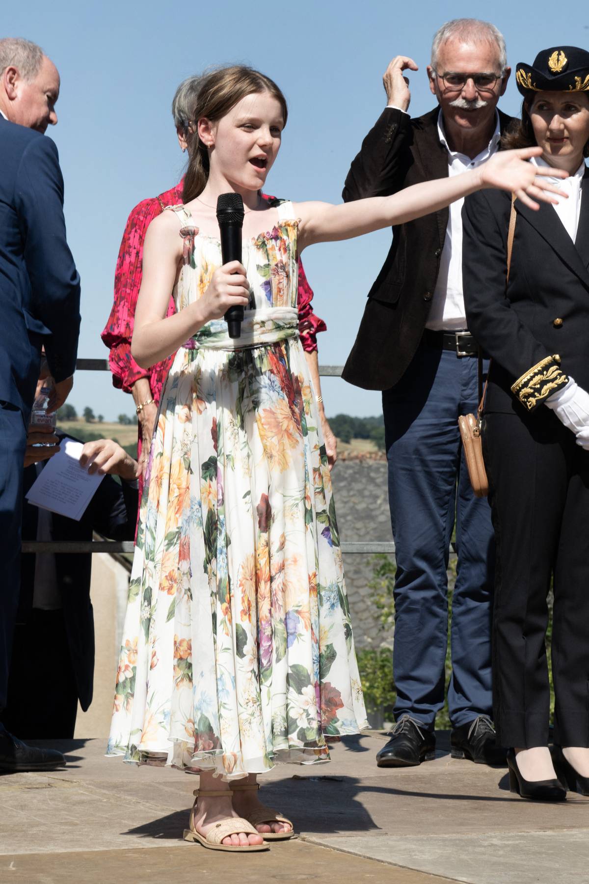 La princesa Gabriella de Mónaco durante la ceremonia de bienvenida en Mur-de-Barrez. (Gtres)